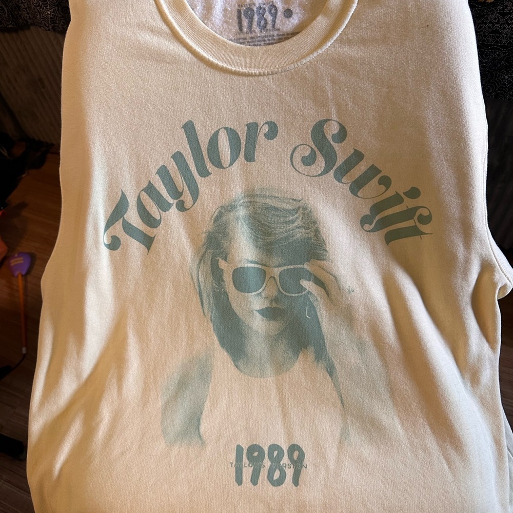 Taylor Swift 1989 Graphic crewneck sweatshirt